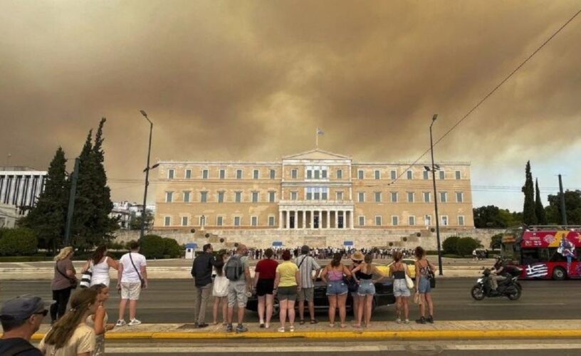 Φοίβος Δεληβοριάς σε ανάρτηση καταπέλτη: Ανίκανη η κυβέρνηση, γελοία η αντιπολίτευση